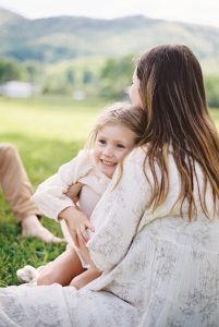 How to Get Natural Family Photos Without Stiff Poses