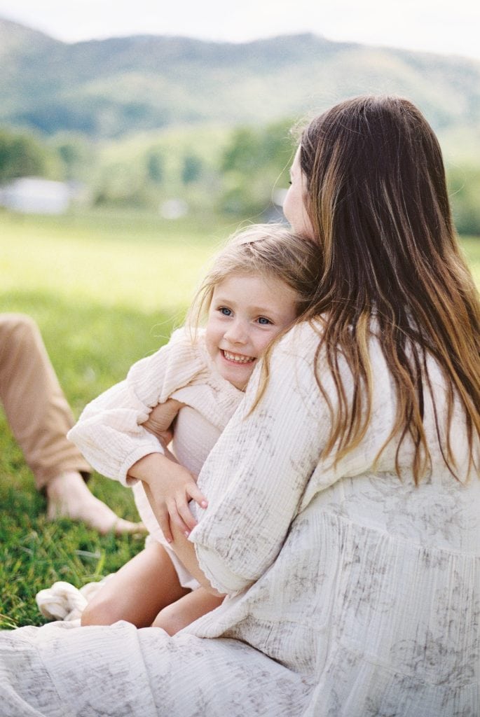 How to Get Natural Family Photos Without Stiff Poses